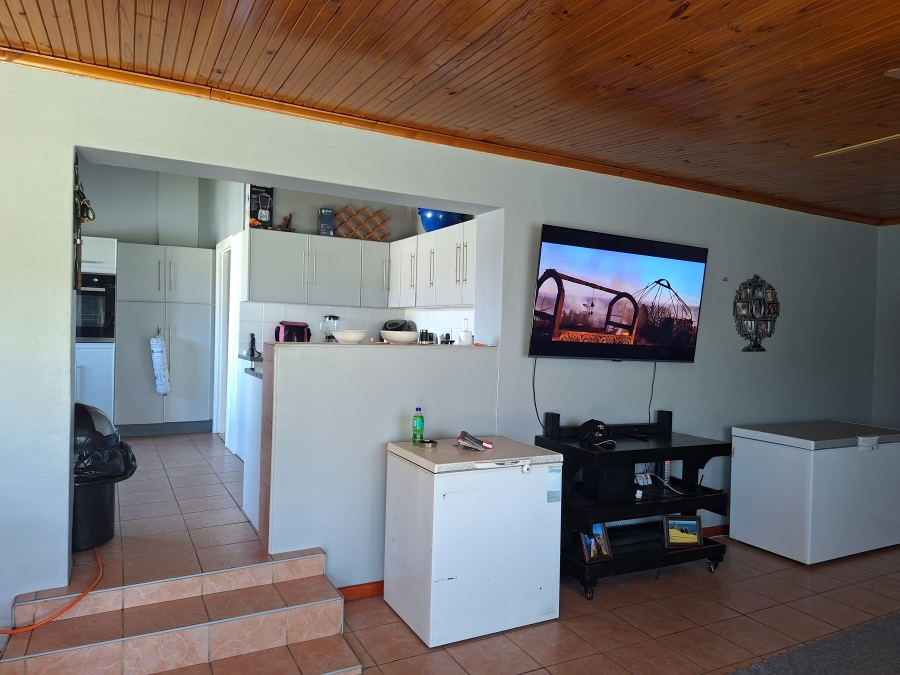 To Let 5 Bedroom Property for Rent in Retief Eastern Cape